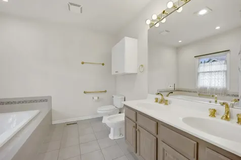 3063 Rosebrook Circle Westchester IL 60154