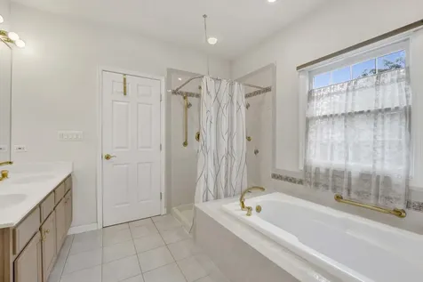3063 Rosebrook Circle Westchester IL 60154