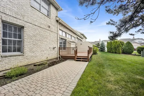 3063 Rosebrook Circle Westchester IL 60154