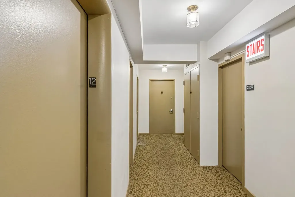 2909 North Sheridan Road Chicago IL 60657