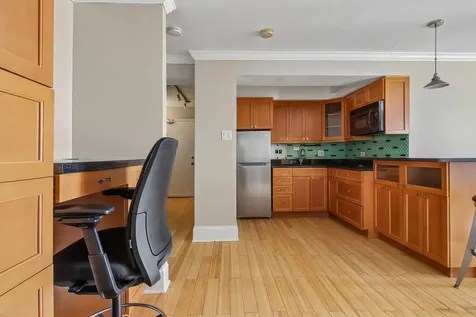2909 North Sheridan Road Chicago IL 60657