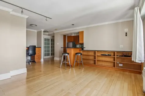 2909 North Sheridan Road Chicago IL 60657