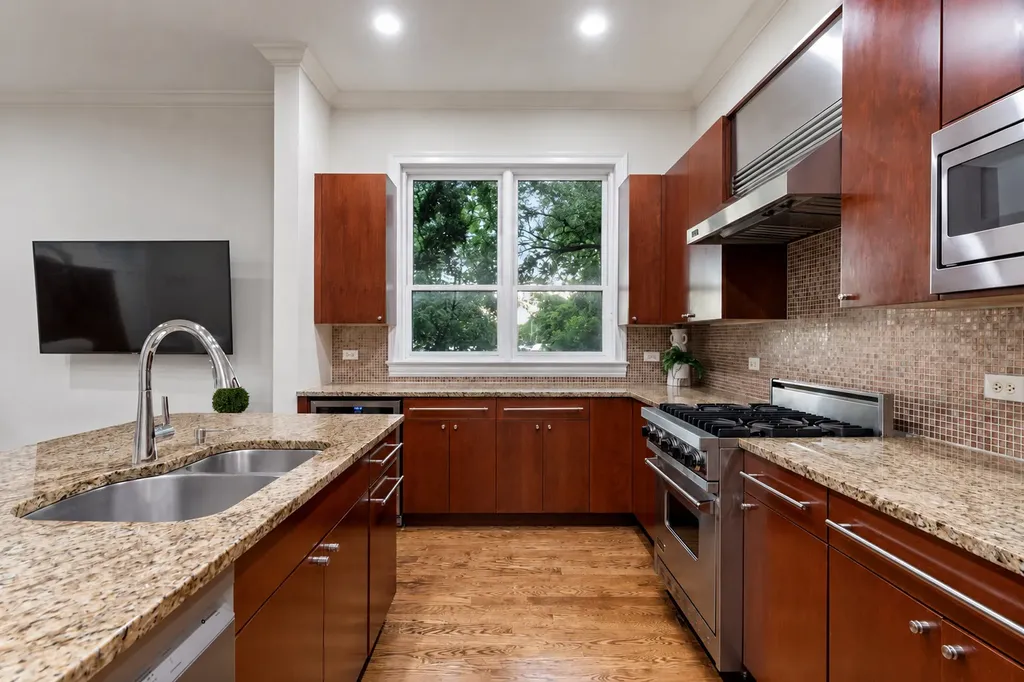 2157 West Potomac Avenue Chicago IL 60622