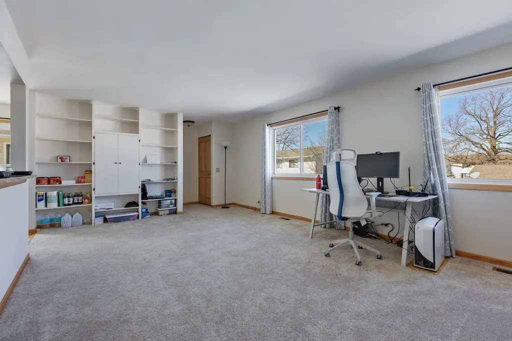 717 Whitesail Drive Schaumburg IL 60194