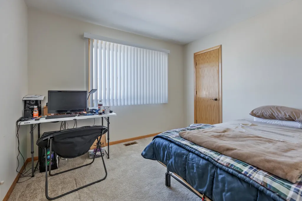 717 Whitesail Drive Schaumburg IL 60194