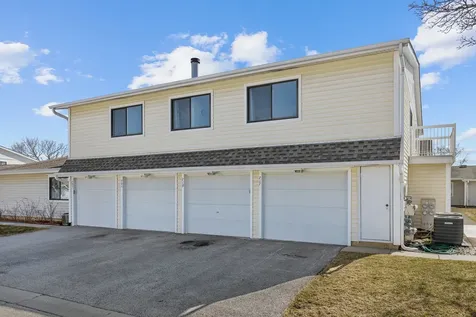 717 Whitesail Drive Schaumburg IL 60194