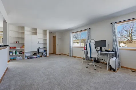 717 Whitesail Drive Schaumburg IL 60194