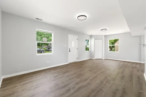 15622 Millard Avenue Markham IL 60428