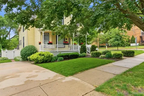 202 North 5th Street St. Charles IL 60174