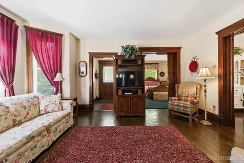 202 North 5th Street St. Charles IL 60174
