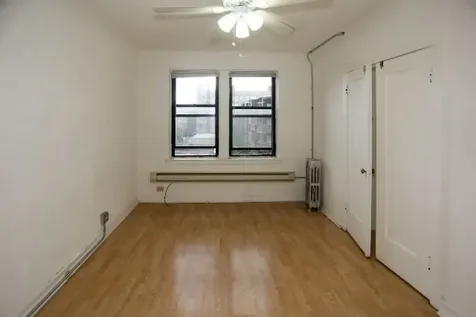 4735 North Beacon Street Chicago IL 60640