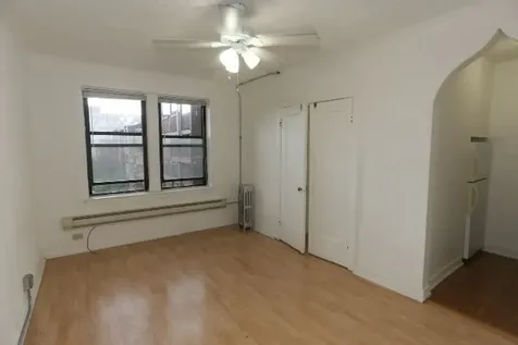 4735 North Beacon Street Chicago IL 60640