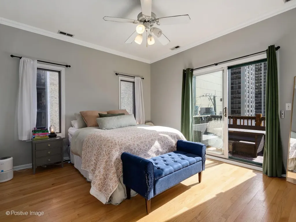 825 West Eastwood Avenue Chicago IL 60640