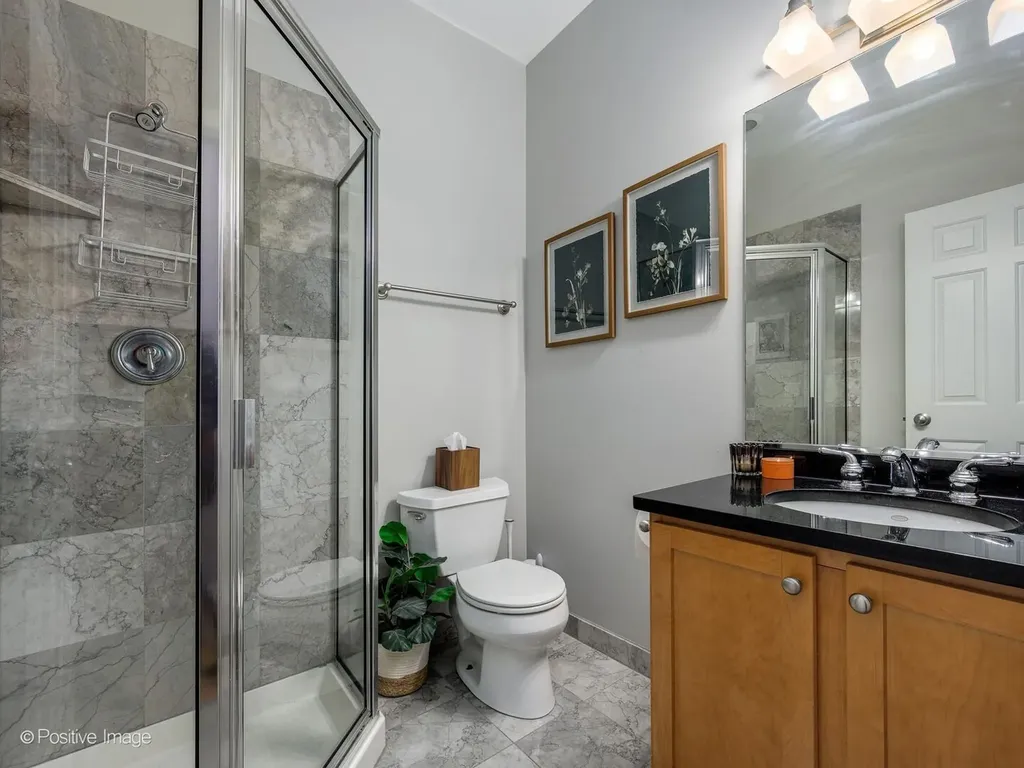 825 West Eastwood Avenue Chicago IL 60640