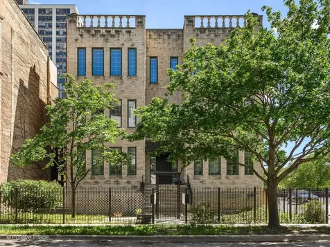 825 West Eastwood Avenue Chicago IL 60640