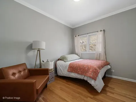 825 West Eastwood Avenue Chicago IL 60640