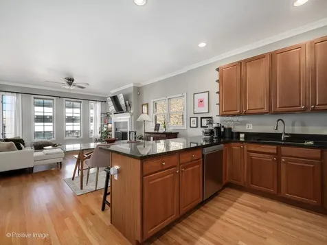 825 West Eastwood Avenue Chicago IL 60640