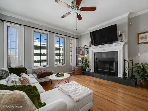 825 West Eastwood Avenue Chicago IL 60640