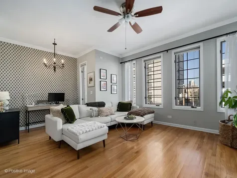 825 West Eastwood Avenue Chicago IL 60640
