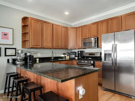 825 West Eastwood Avenue Chicago IL 60640