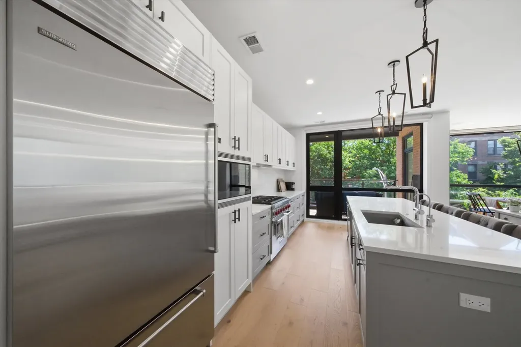 1450 North Bosworth Avenue Chicago IL 60622