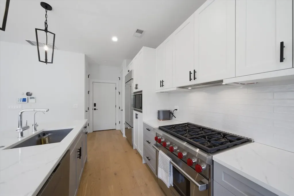 1450 North Bosworth Avenue Chicago IL 60622