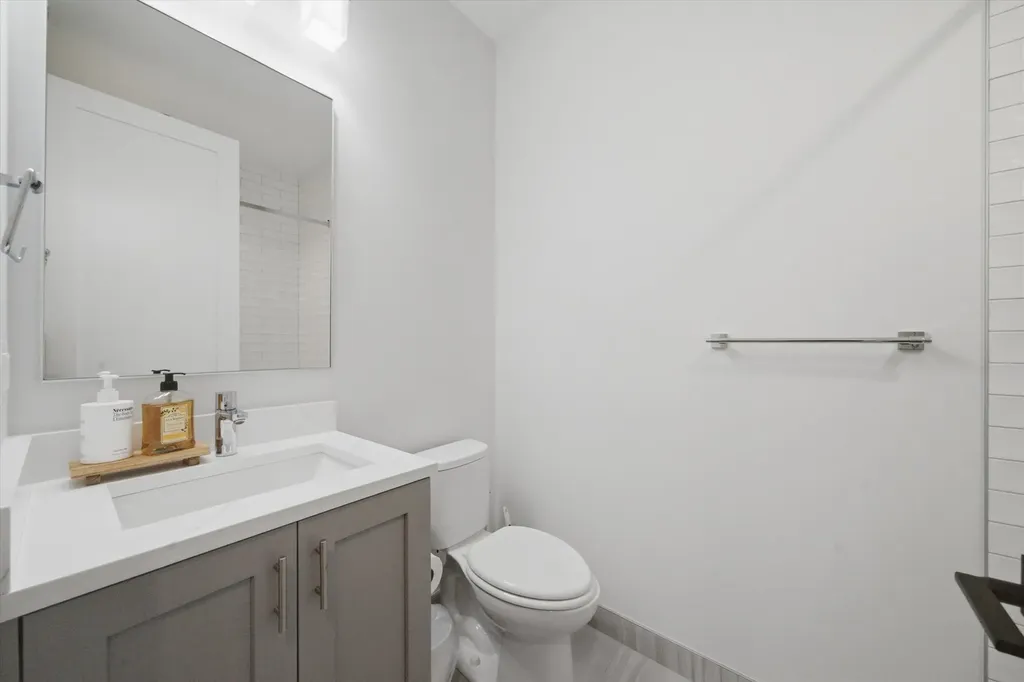 1450 North Bosworth Avenue Chicago IL 60622