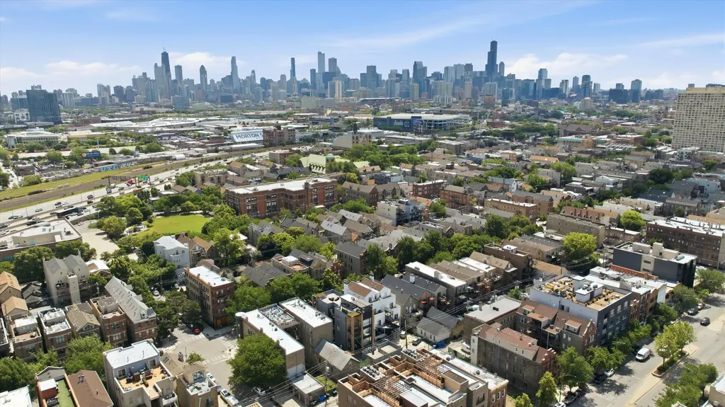 1450 North Bosworth Avenue Chicago IL 60622