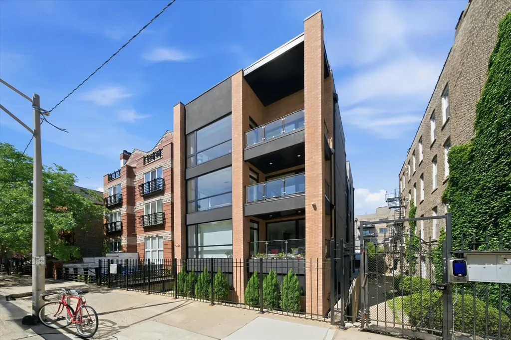 1450 North Bosworth Avenue Chicago IL 60622