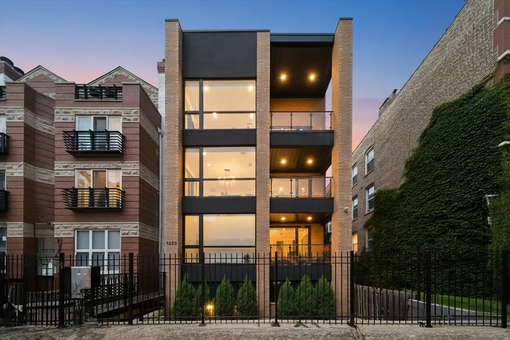 1450 North Bosworth Avenue Chicago IL 60622