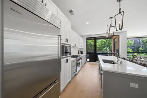 1450 North Bosworth Avenue Chicago IL 60622
