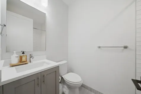 1450 North Bosworth Avenue Chicago IL 60622