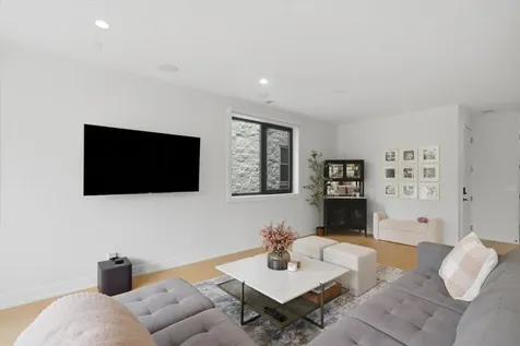 1450 North Bosworth Avenue Chicago IL 60622