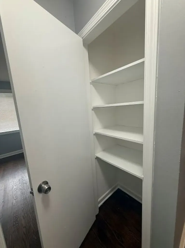 7323 North Damen Avenue Chicago IL 60645
