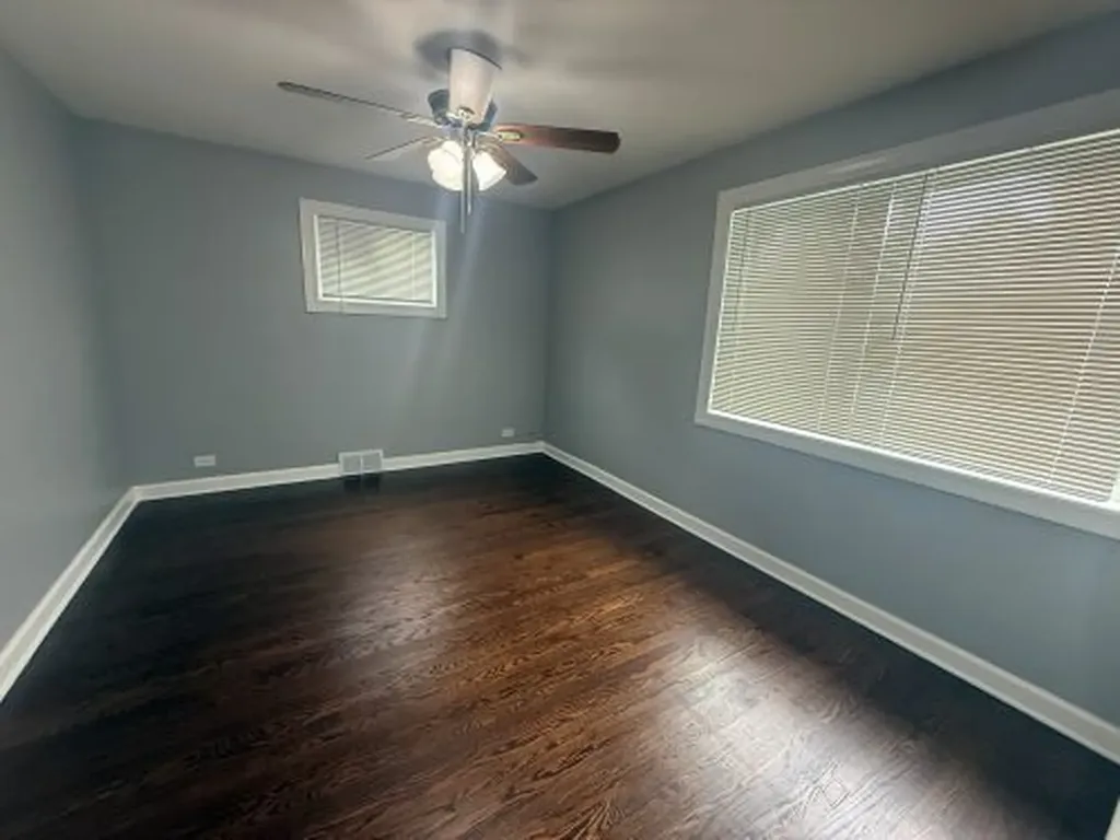 7323 North Damen Avenue Chicago IL 60645