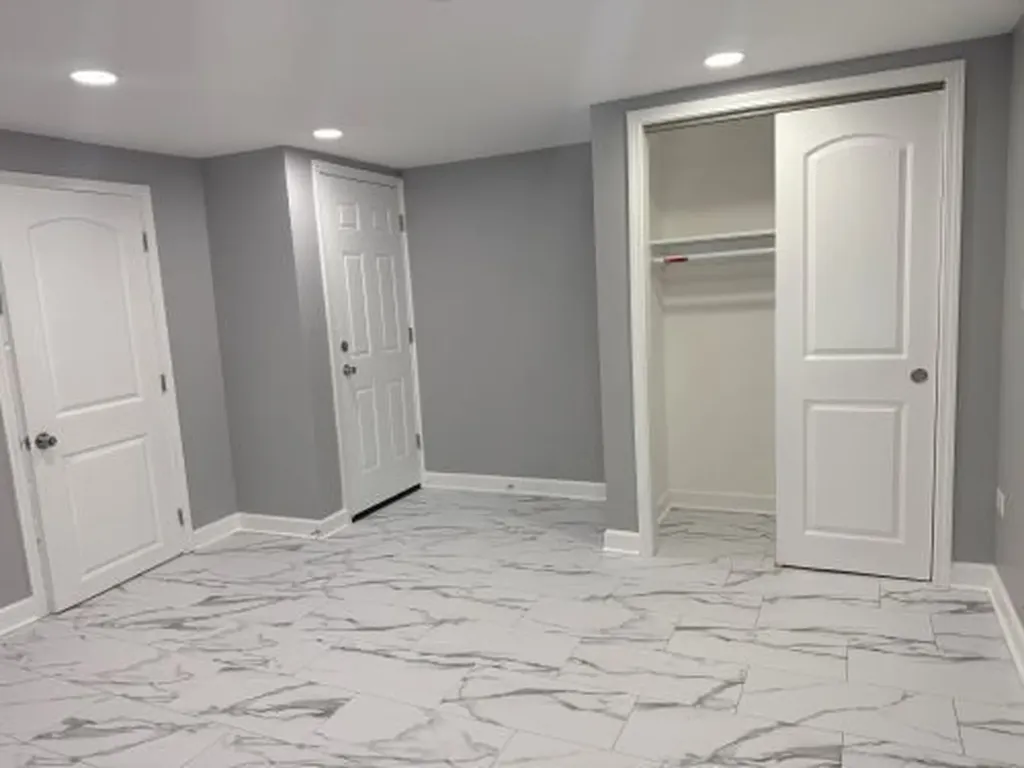 7323 North Damen Avenue Chicago IL 60645
