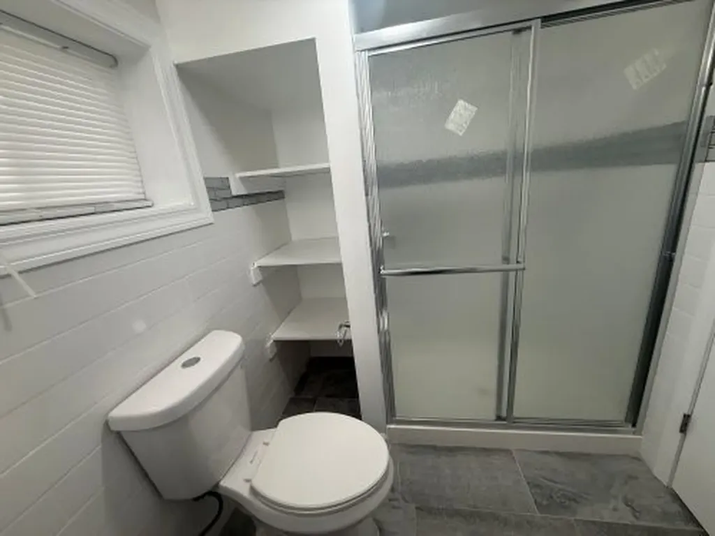 7323 North Damen Avenue Chicago IL 60645