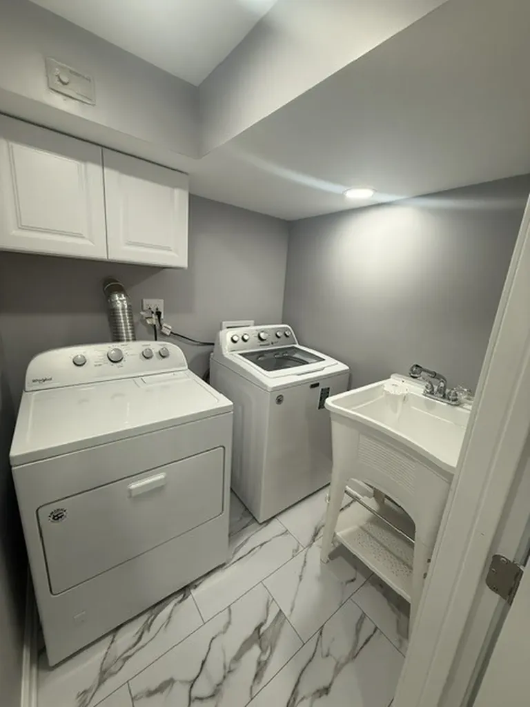 7323 North Damen Avenue Chicago IL 60645
