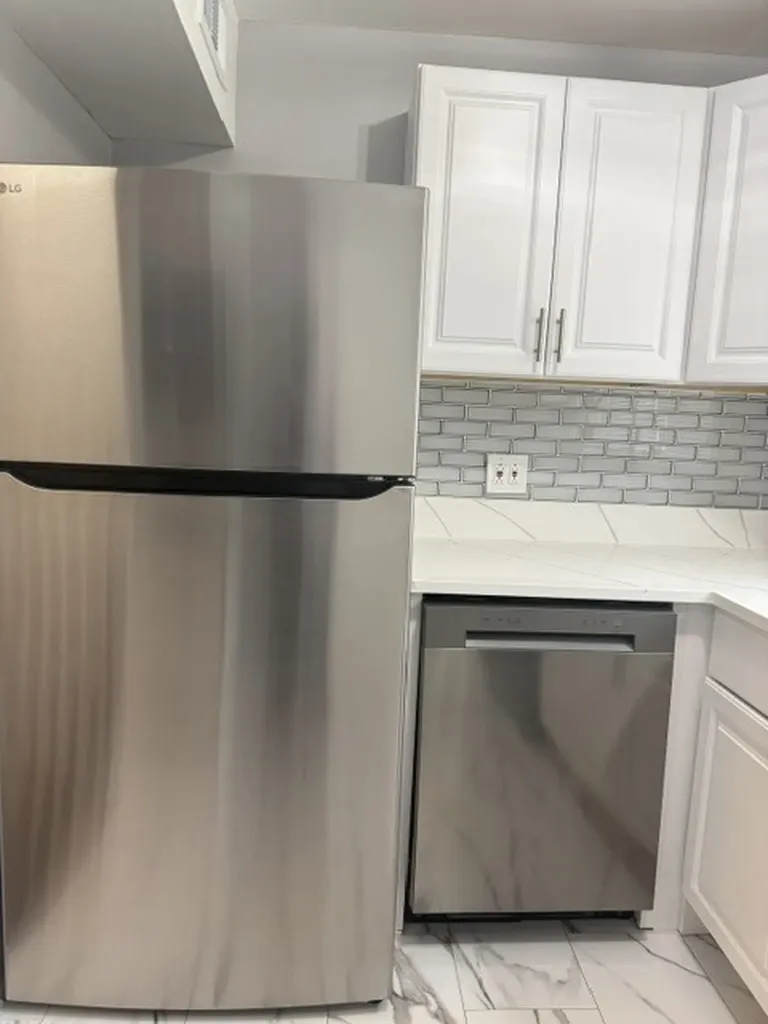 7323 North Damen Avenue Chicago IL 60645
