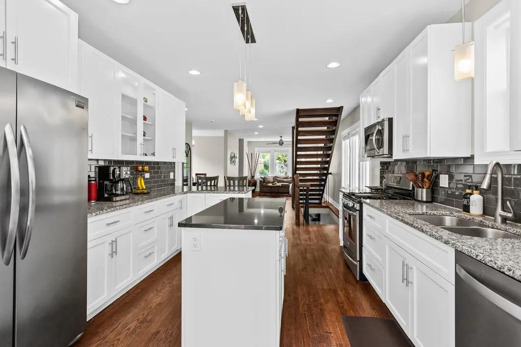 5654 West Cornelia Avenue Chicago IL 60634