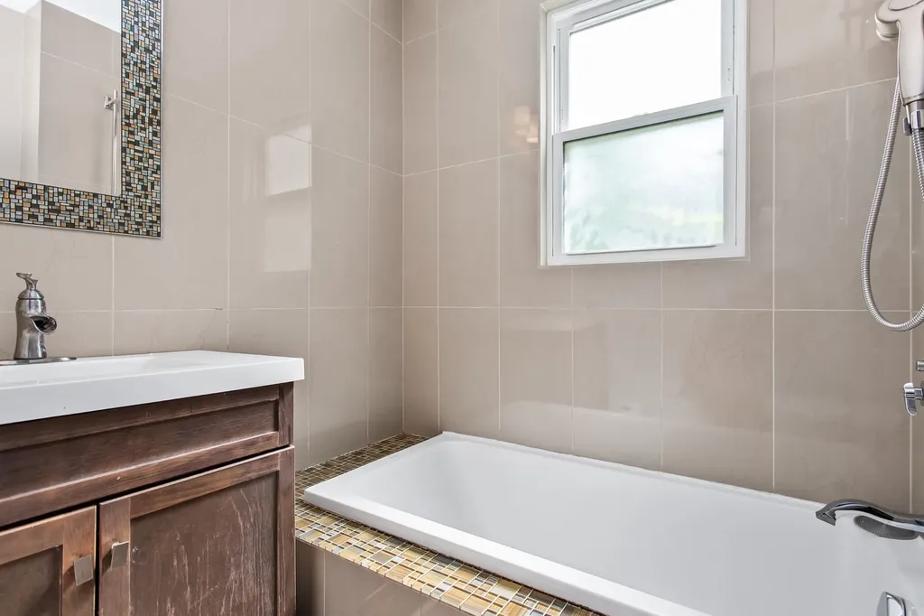 5654 West Cornelia Avenue Chicago IL 60634