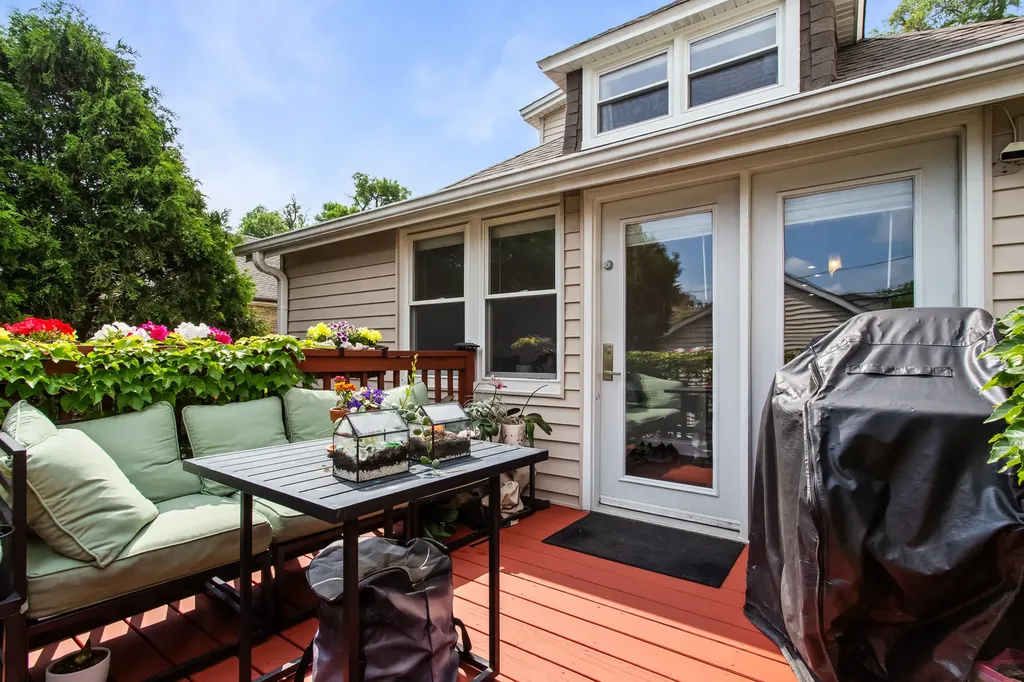 5654 West Cornelia Avenue Chicago IL 60634