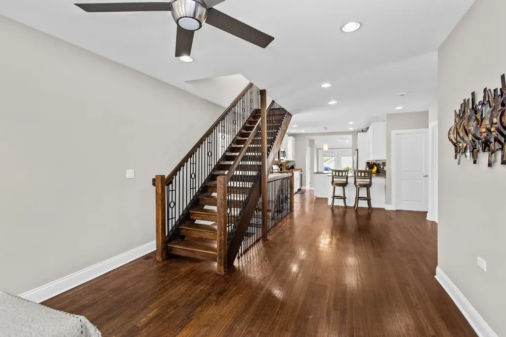 5654 West Cornelia Avenue Chicago IL 60634