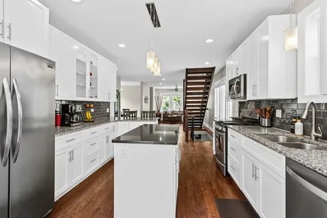 5654 West Cornelia Avenue Chicago IL 60634