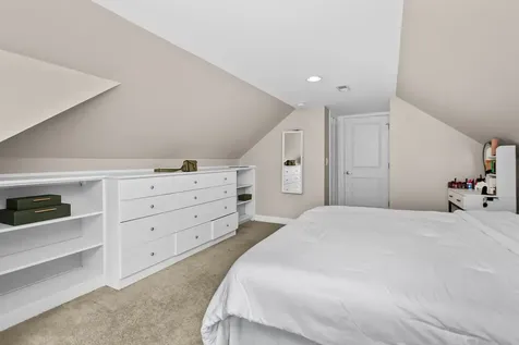 5654 West Cornelia Avenue Chicago IL 60634