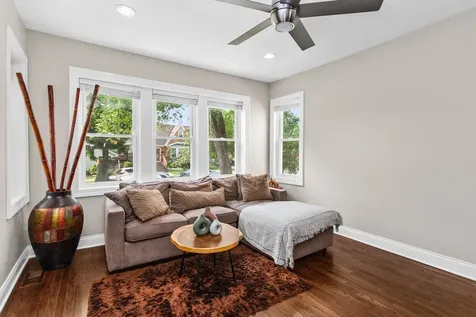 5654 West Cornelia Avenue Chicago IL 60634