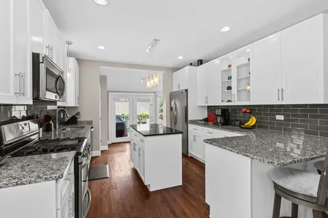 5654 West Cornelia Avenue Chicago IL 60634