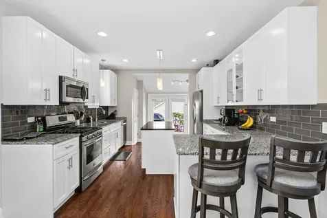5654 West Cornelia Avenue Chicago IL 60634