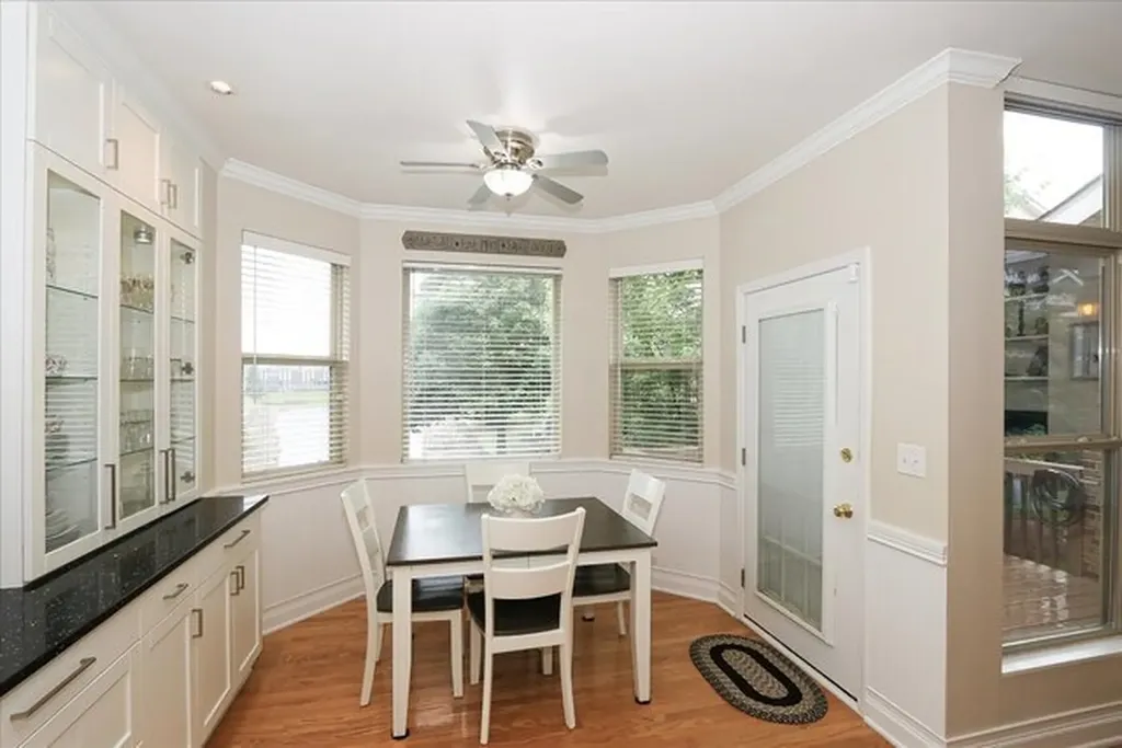 768 Saint Johns Place Addison IL 60101