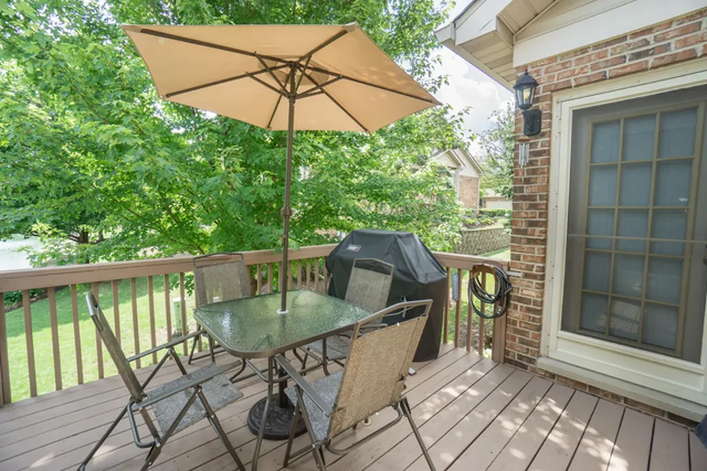 768 Saint Johns Place Addison IL 60101